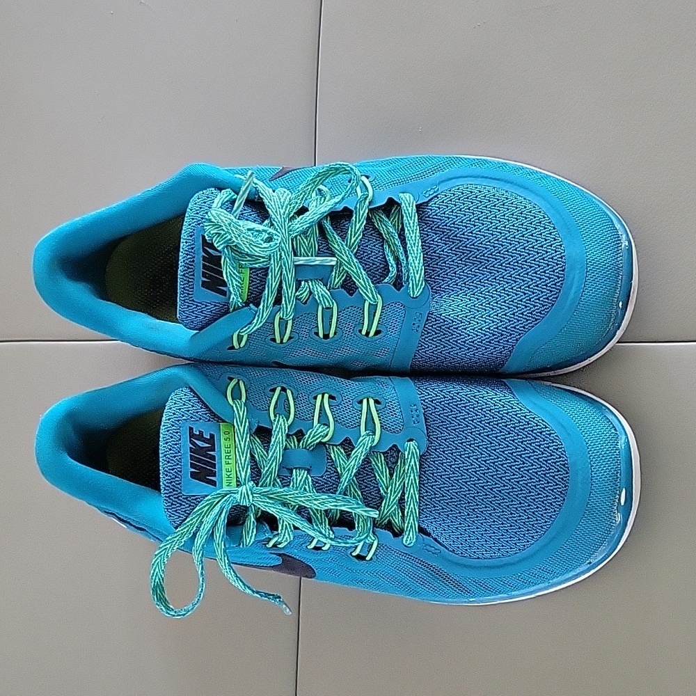 Women's Blue Nike Free 5.0 Size 9.5